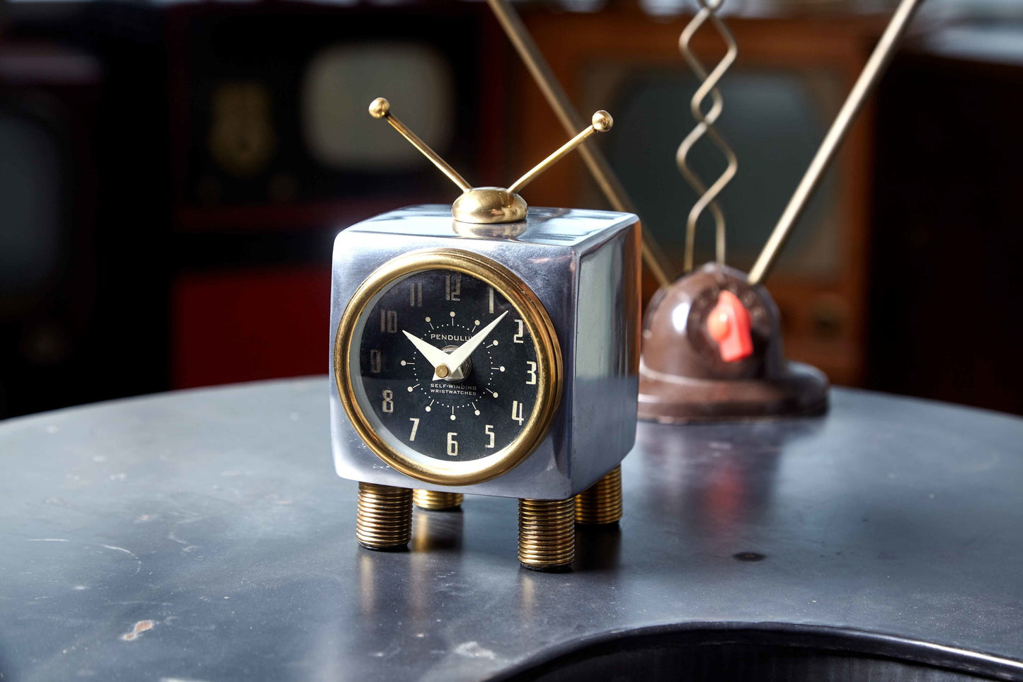 Teevee Table Clock