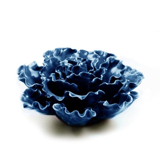 Ceramic sea lettuce in blue color, angle top view.