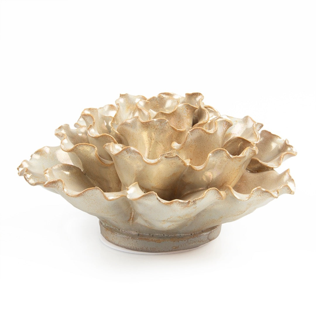 Ceramic sea lettuce in pearl color, side view.